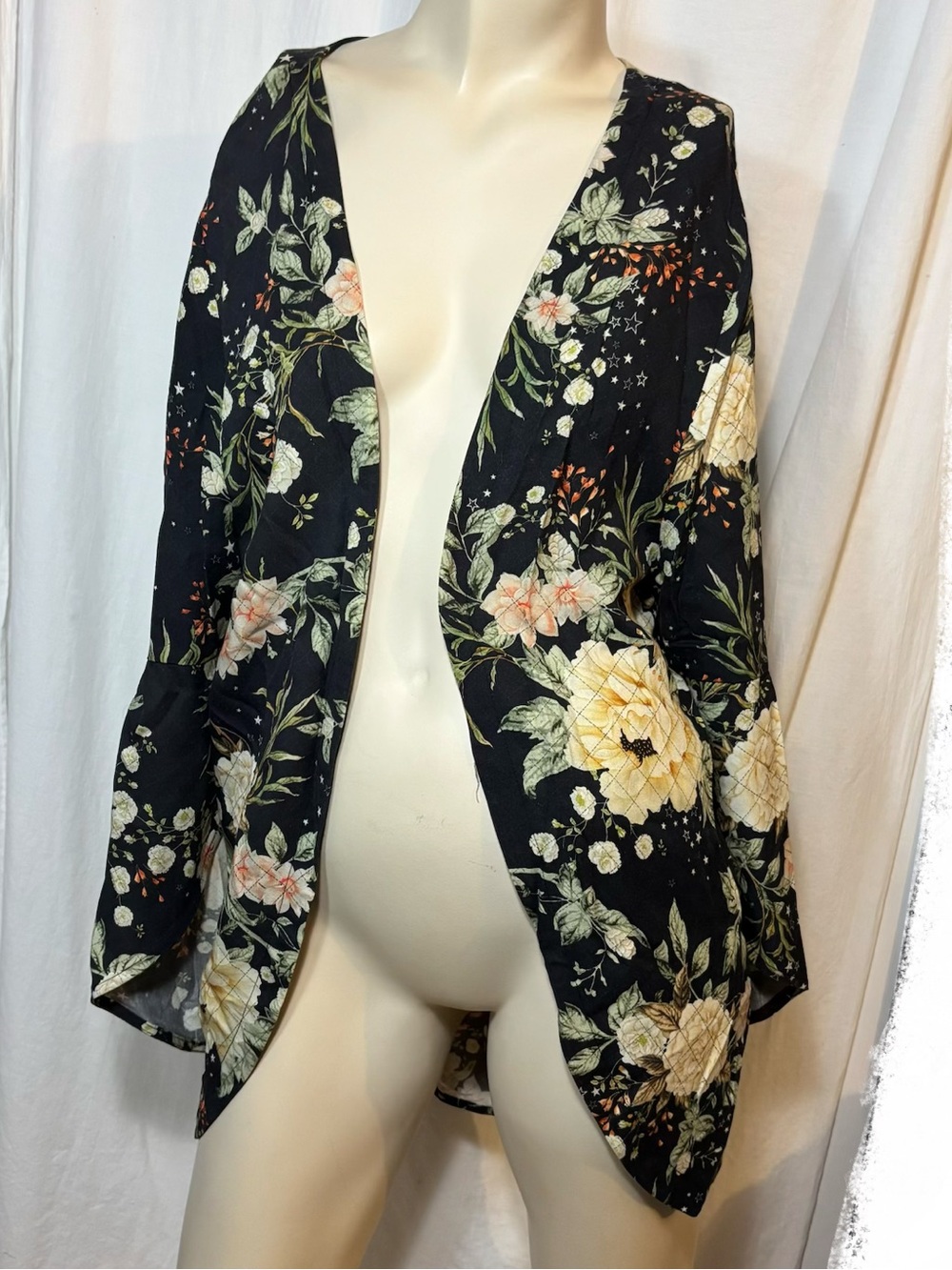 Anthropologie Farm Rio Bell Sleeve Kimono OS
